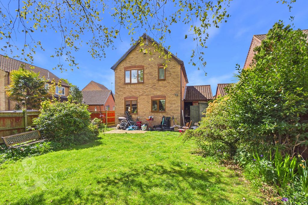 Property photo 2 of 15