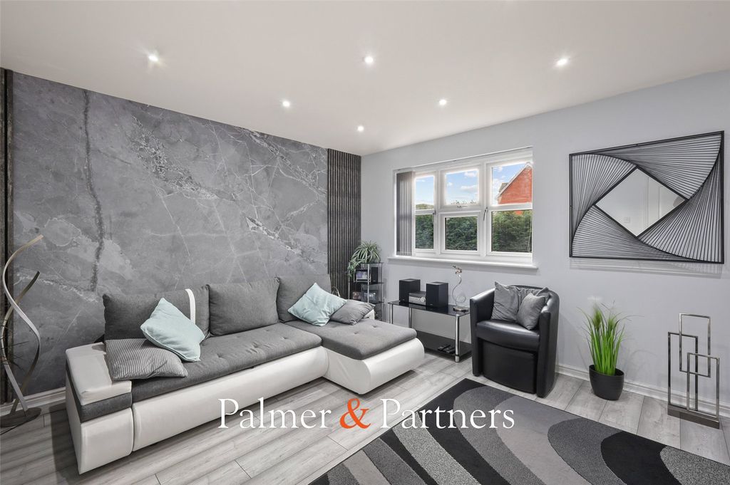 Property photo 2 of 12 Picture No. 04