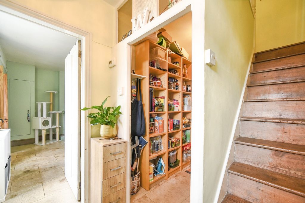 Property photo 3 of 14