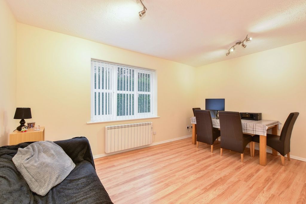 Property photo 3 of 9