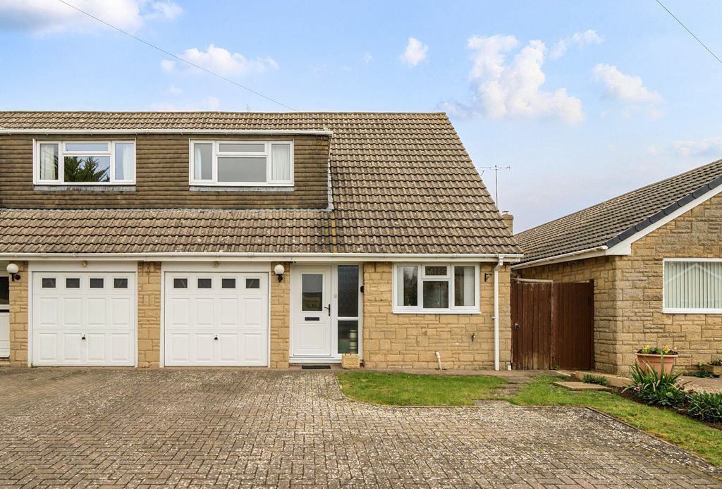 Property photo 1 of 13 1422506-21-69Ab11...