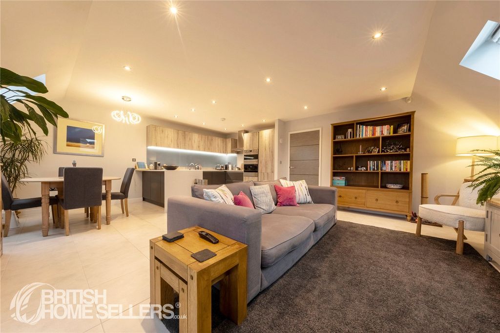 Property photo 3 of 20 Picture No. 23