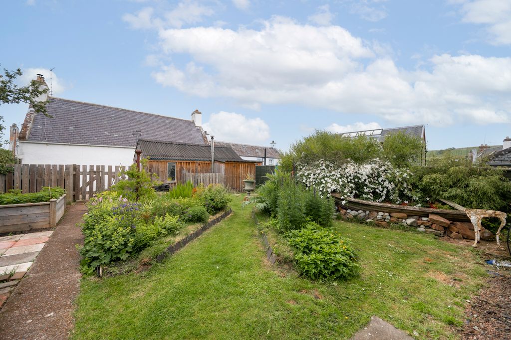 Property photo 3 of 33 Photo #3