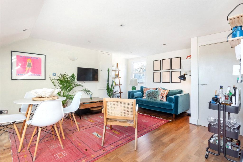 Property photo 1 of 11 Open-Plan Living