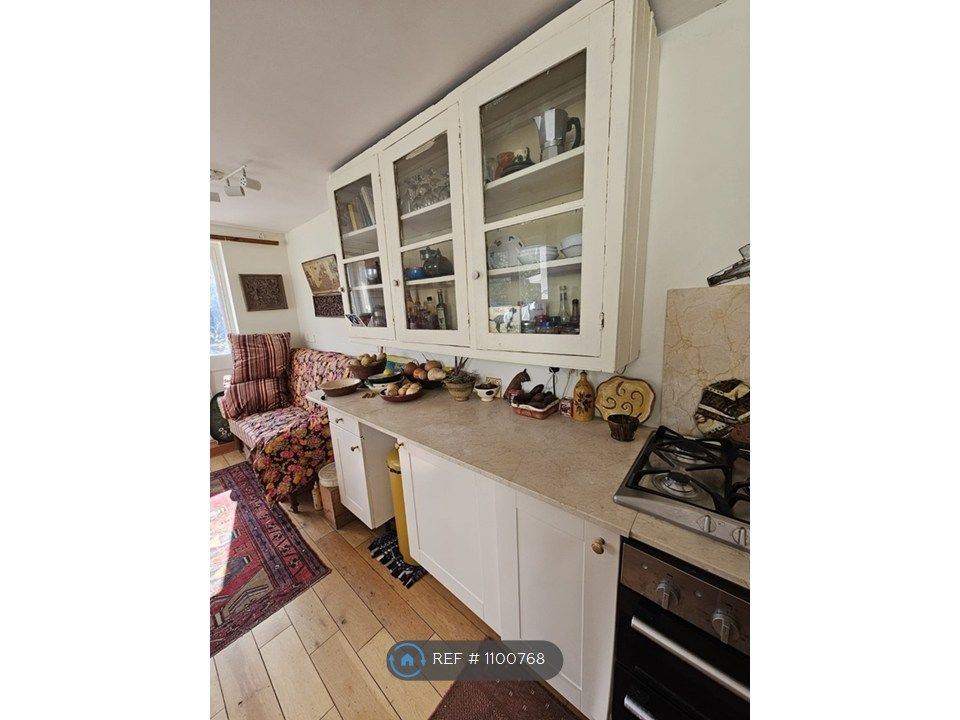 Property photo 3 of 17 Worktop Kitchen