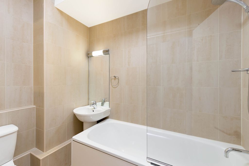 Property photo 3 of 4 Bathroom