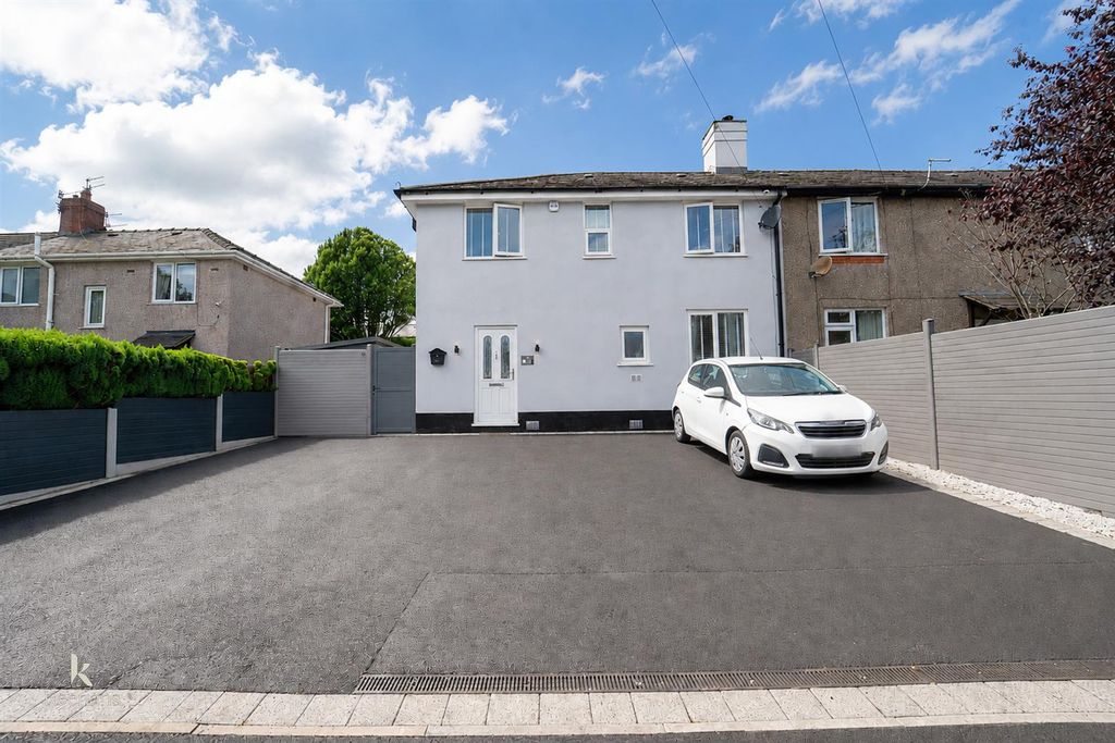 Property photo 1 of 27 0-27.Jpg