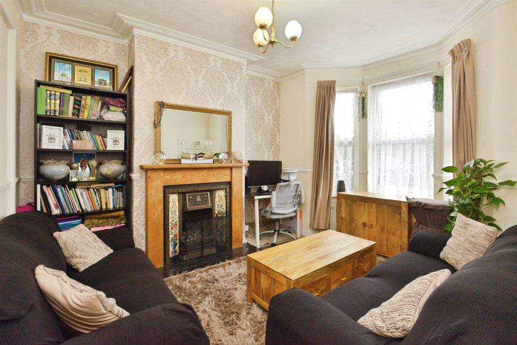Property photo 2 of 17