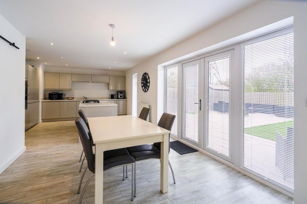 Property photo 3 of 13 Kitchen / Diner