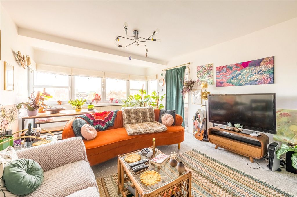 Property photo 2 of 13 Picture No. 34