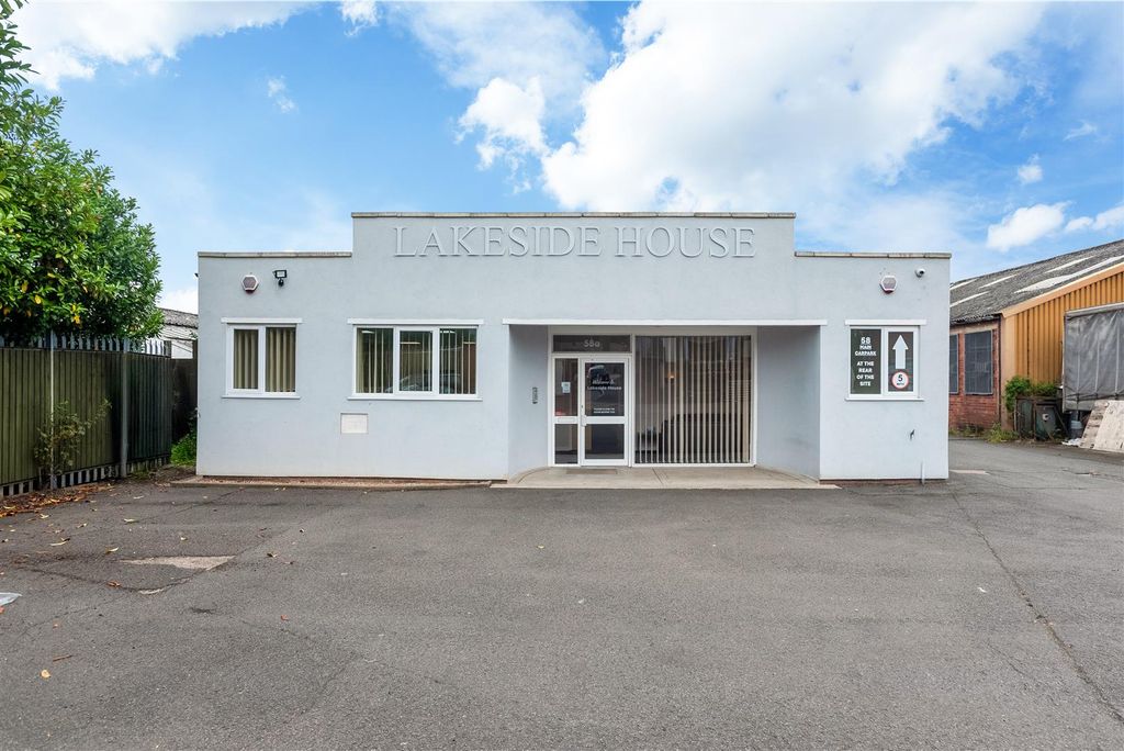 Property photo 1 of 12 Lakeside House 1753-4.Jpg