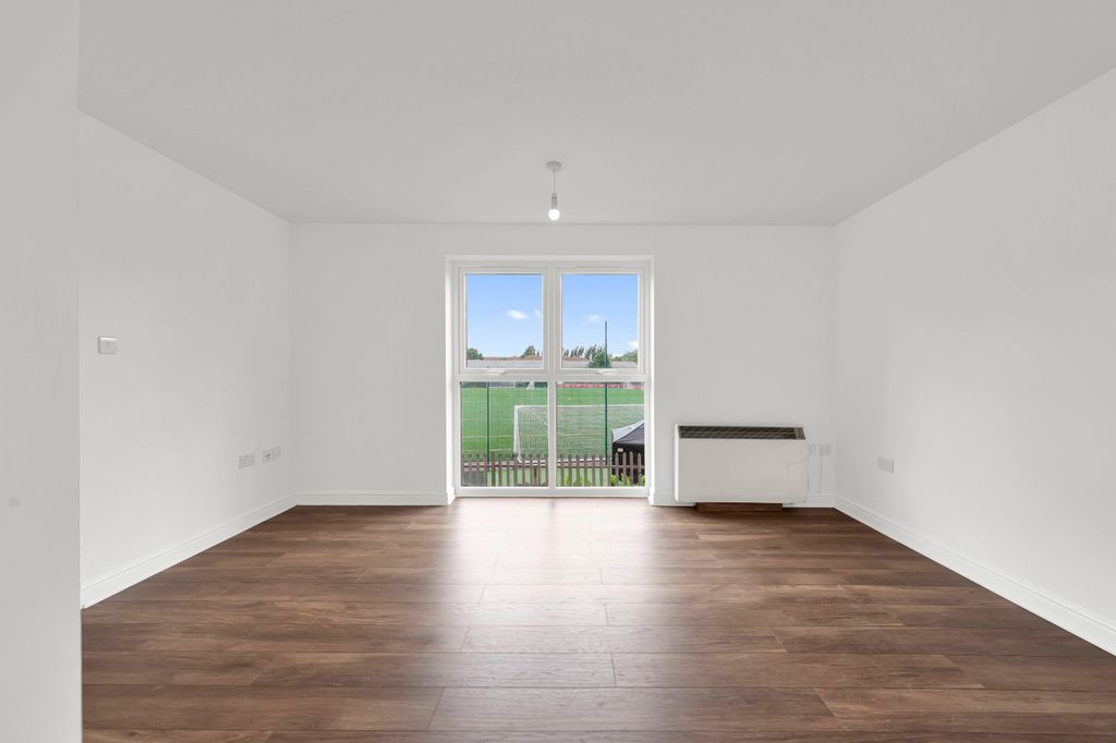 Property photo 3 of 16 Picture No. 06