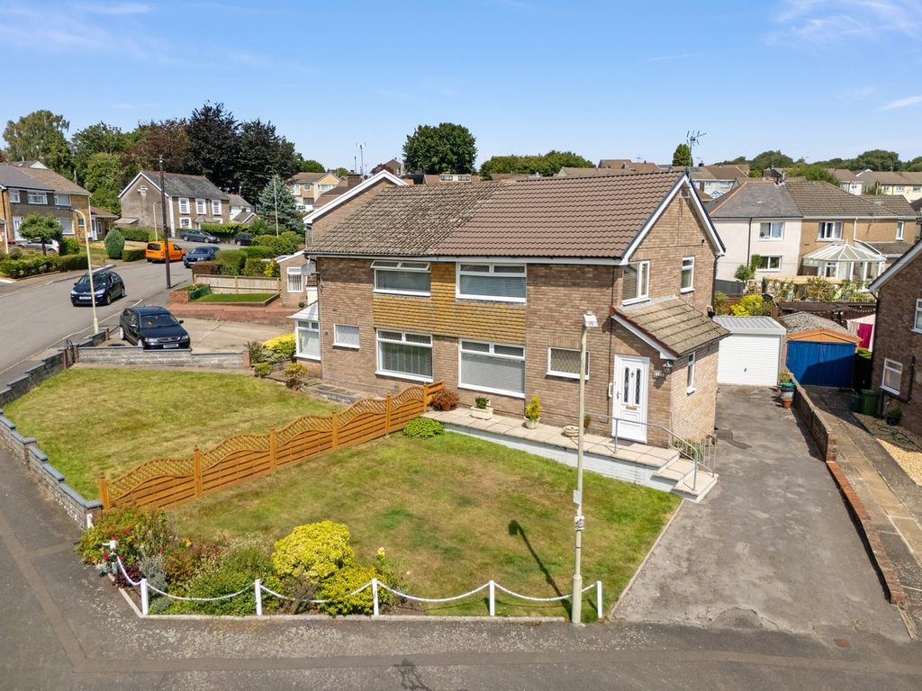 Property photo 2 of 34
