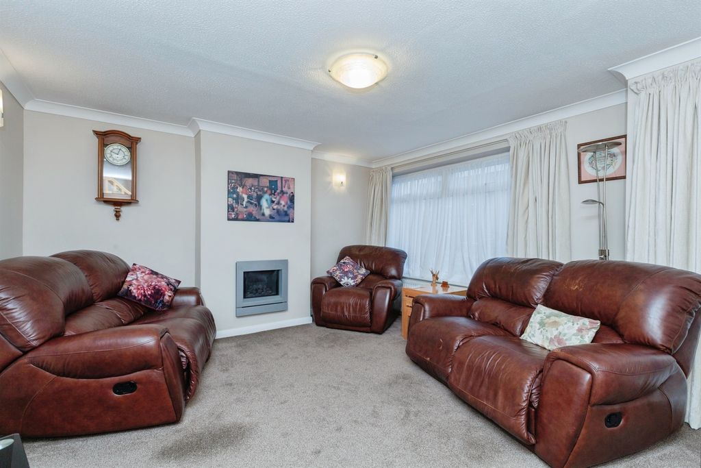 Property photo 3 of 20