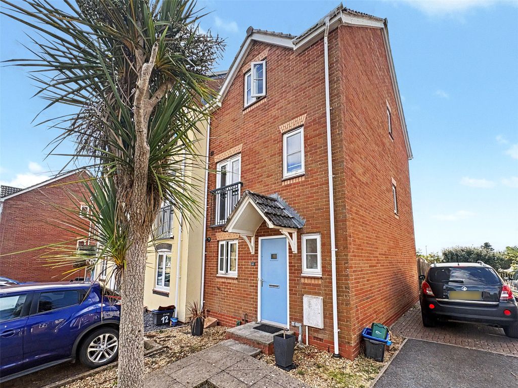 Property photo 1 of 11 1 - Front
