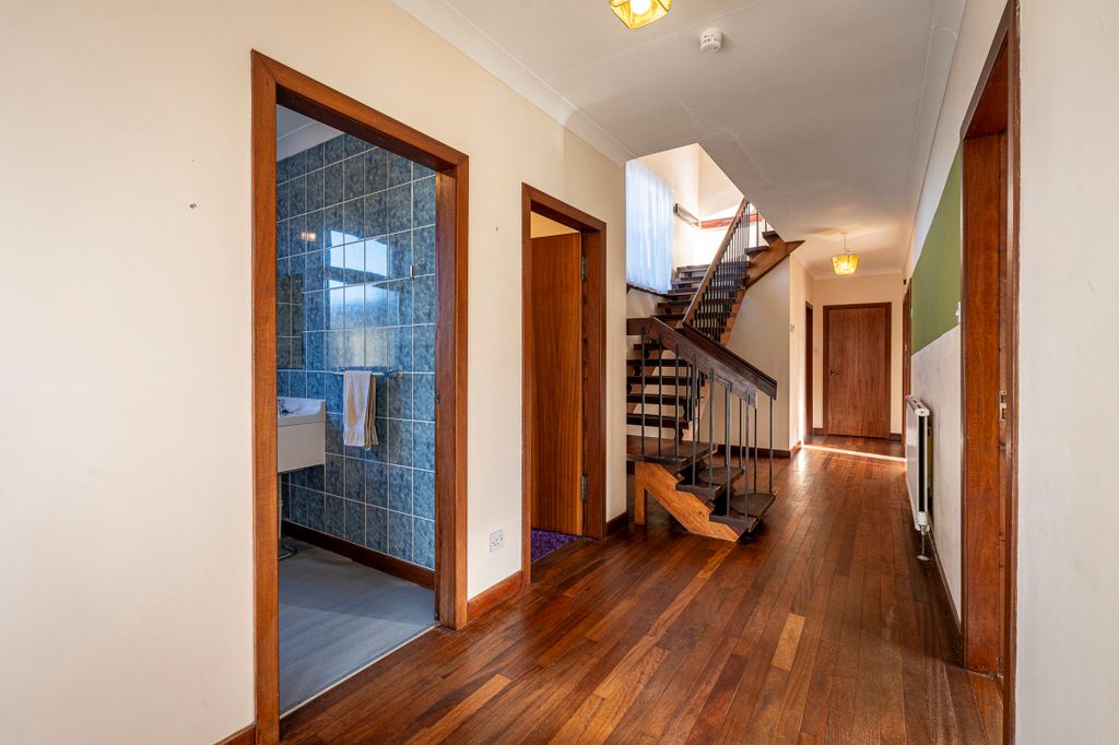 Property photo 2 of 29