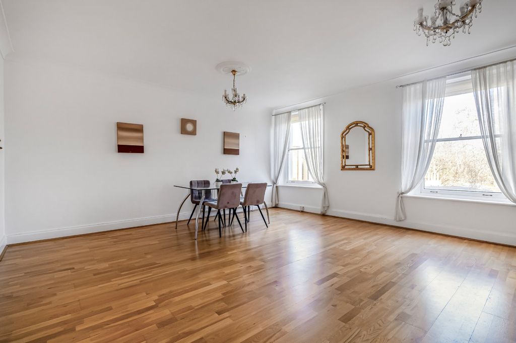 Property photo 3 of 11 Picture No. 30