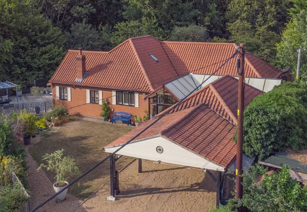 Property photo 1 of 18
