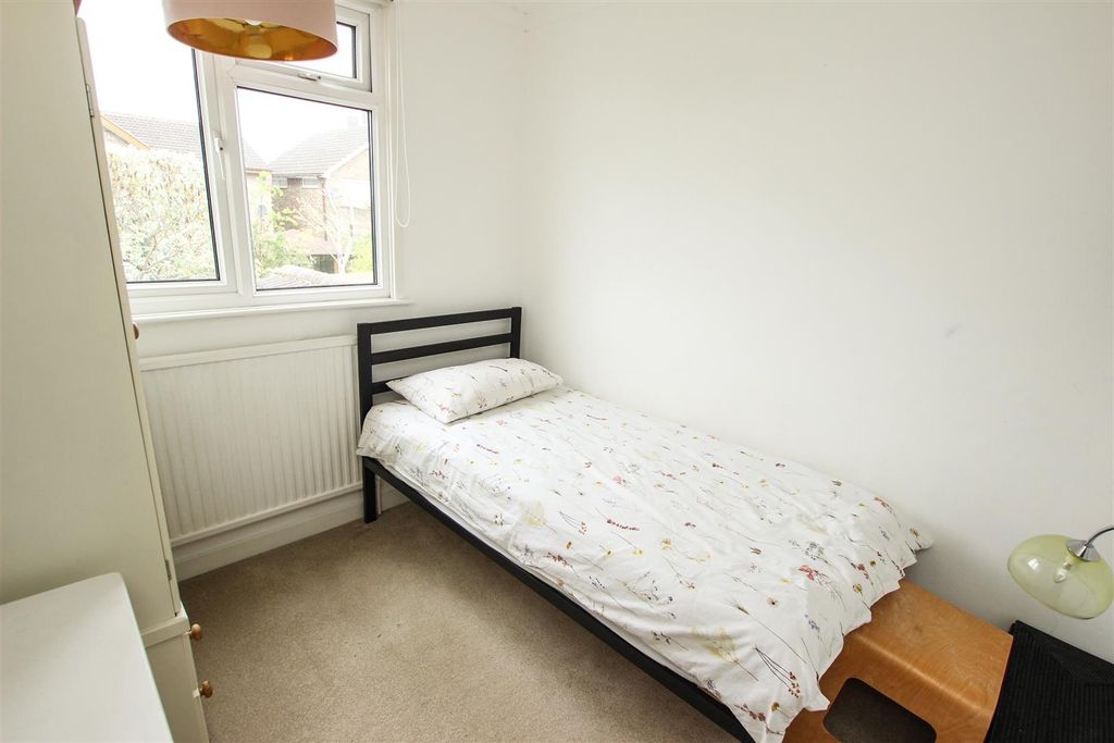 Property photo 3 of 18 Bedroom 3
