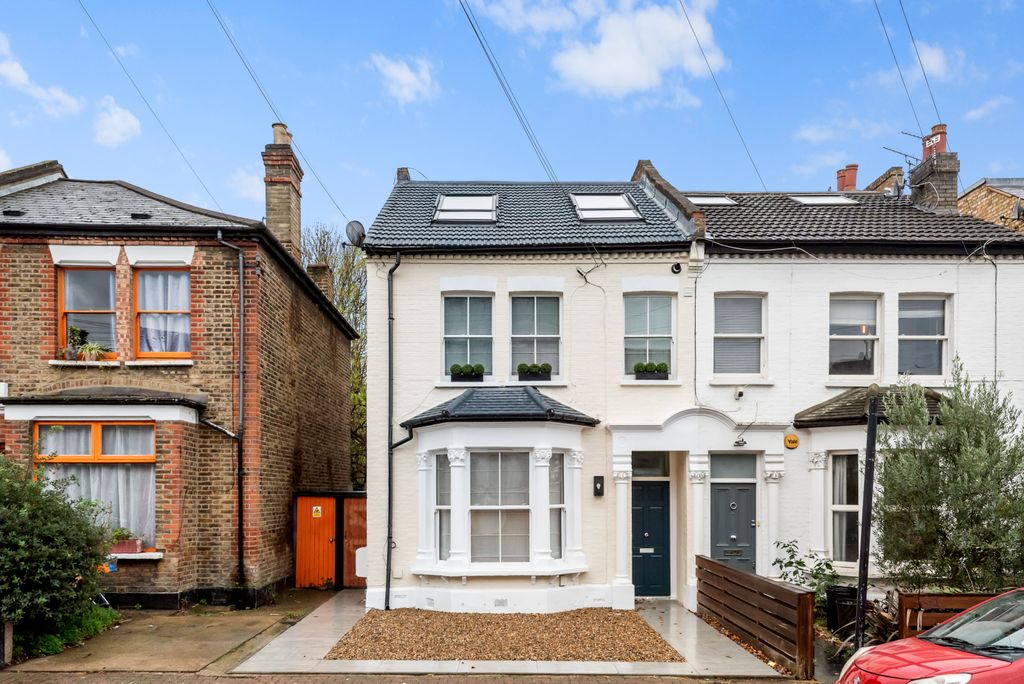 Property photo 2 of 10 Picture No. 18