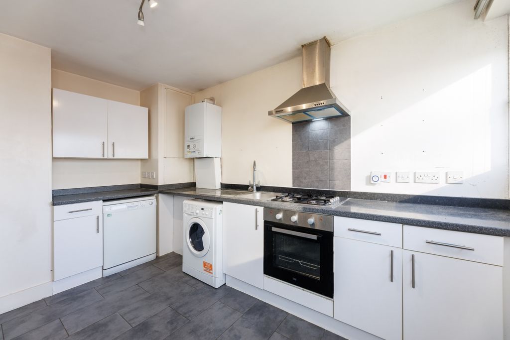 Property photo 3 of 8 Stangate F39 (04 ...