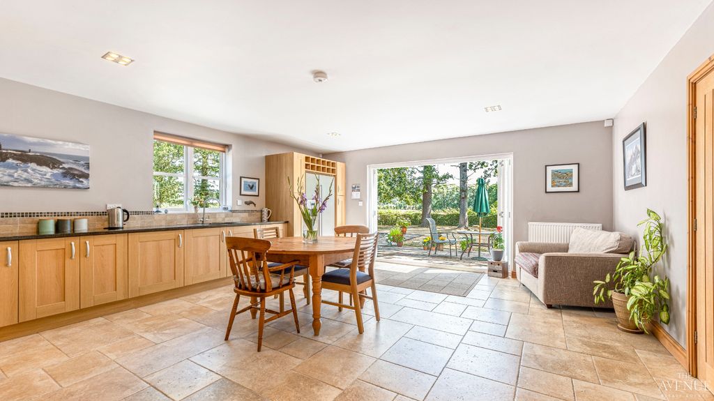Property photo 3 of 39 5306626