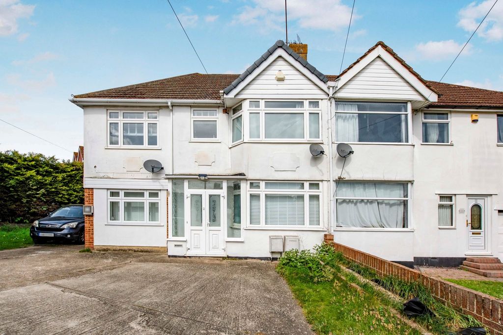 Property photo 1 of 9 External