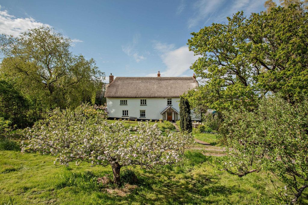 Property photo 3 of 30 Old Venn