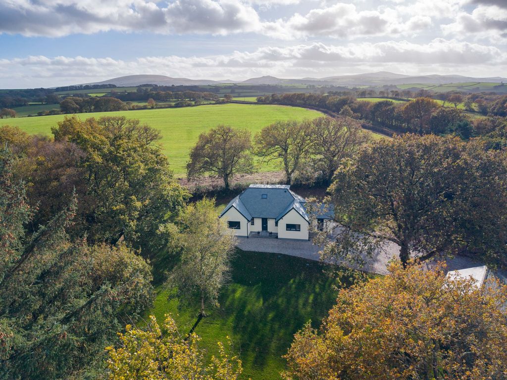 Property photo 1 of 39