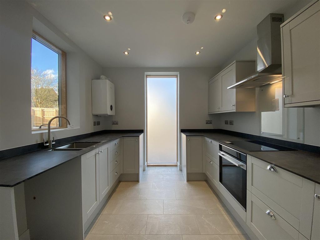 Property photo 3 of 30 Kitchen