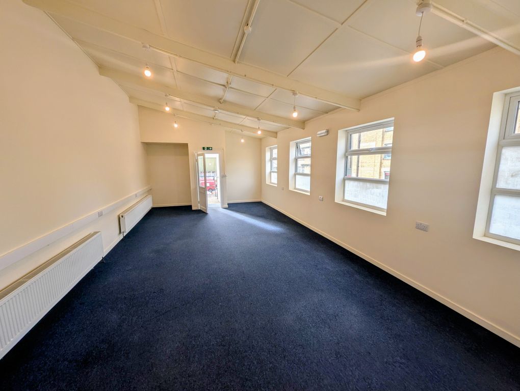 Property photo 2 of 3