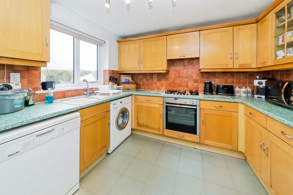 Property photo 2 of 14