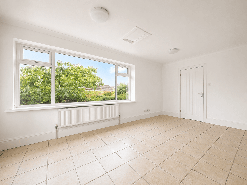 Property photo 2 of 6 Addison Rd (5)