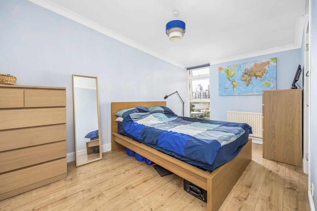 Property photo 2 of 10 Bedroom