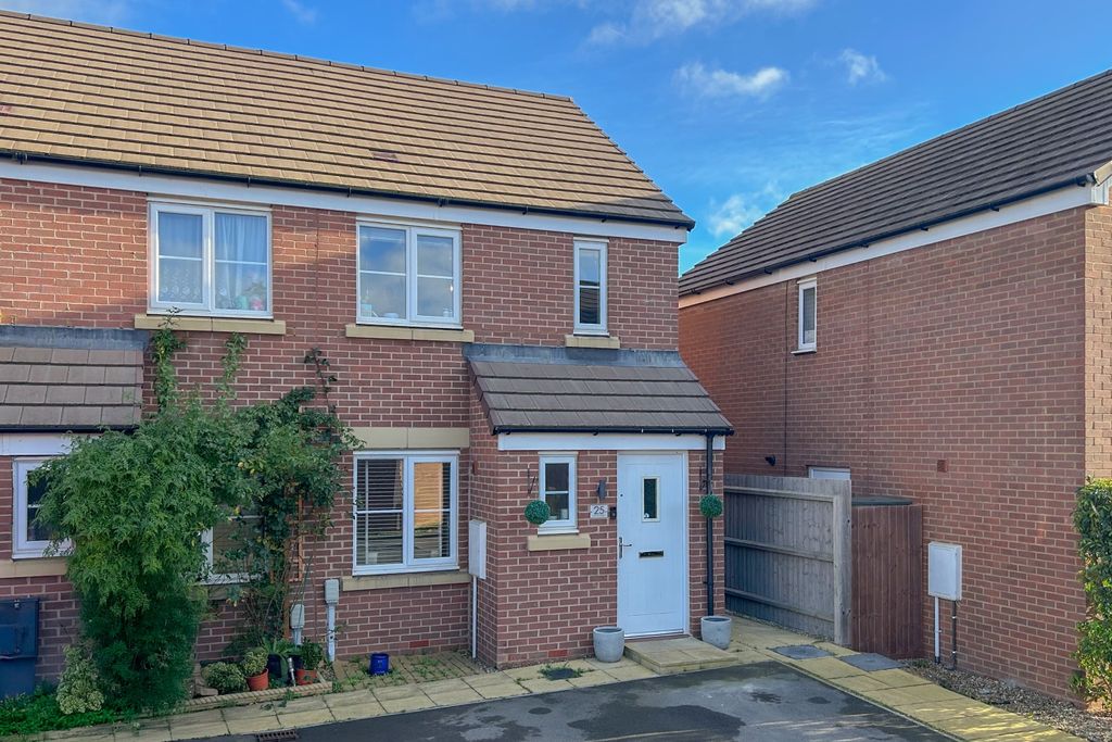 Property photo 1 of 10 Front Of House