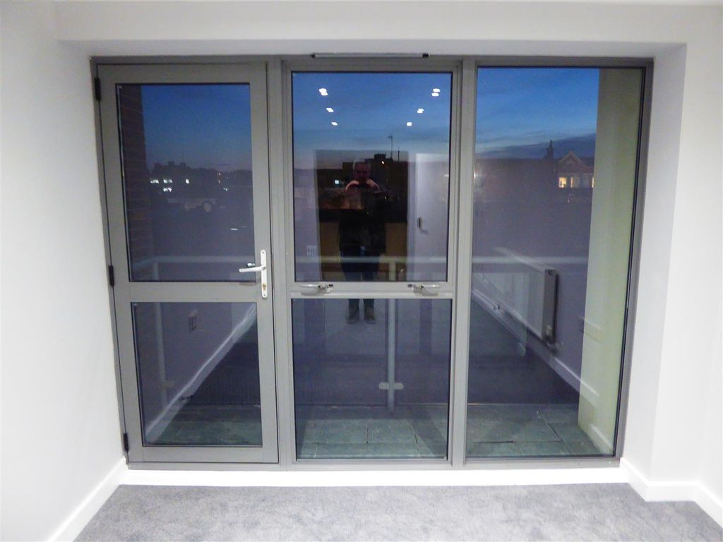 Property photo 3 of 12 Kingswoodnew2.Jpg