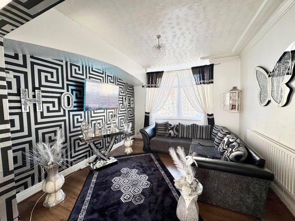 Property photo 1 of 7 Lounge