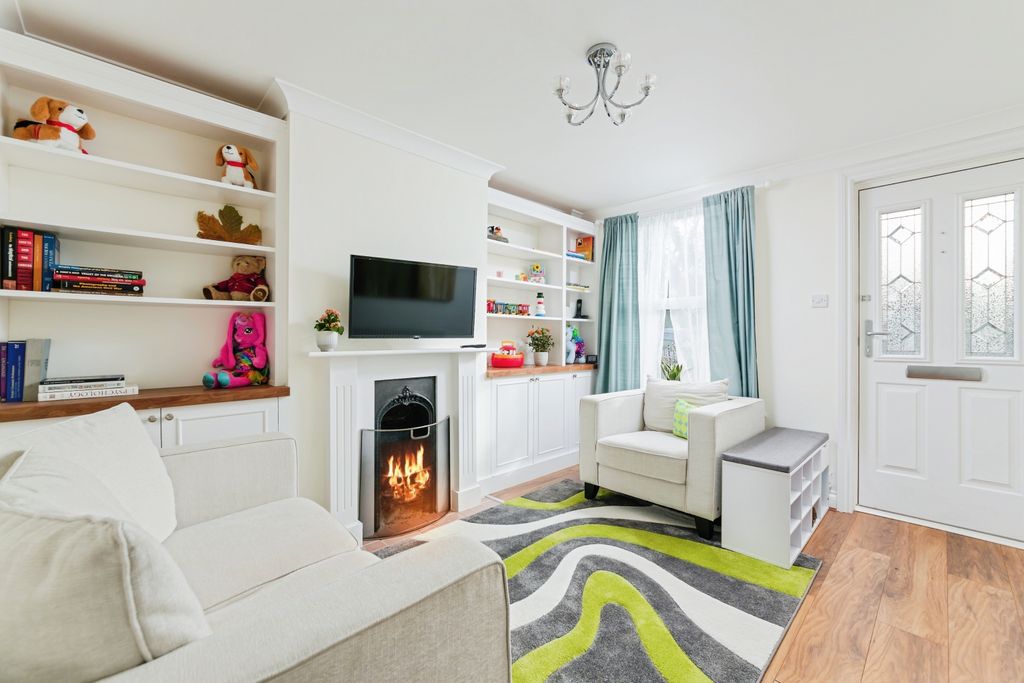 Property photo 1 of 11