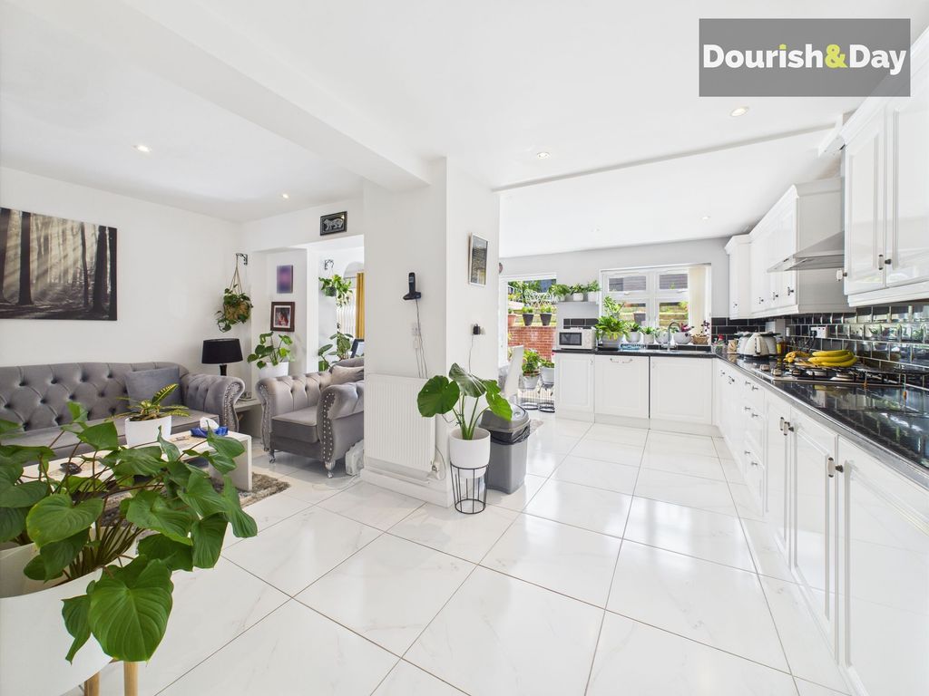 Property photo 3 of 24 Kitchen Diner