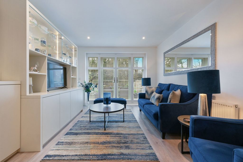 Additional image 5 of 2 bed flat for sale1 Eden Place, Oxted RH8