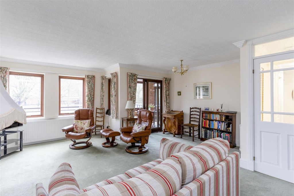 Property photo 3 of 27 1_Dukes_Wharf_23.Jpg