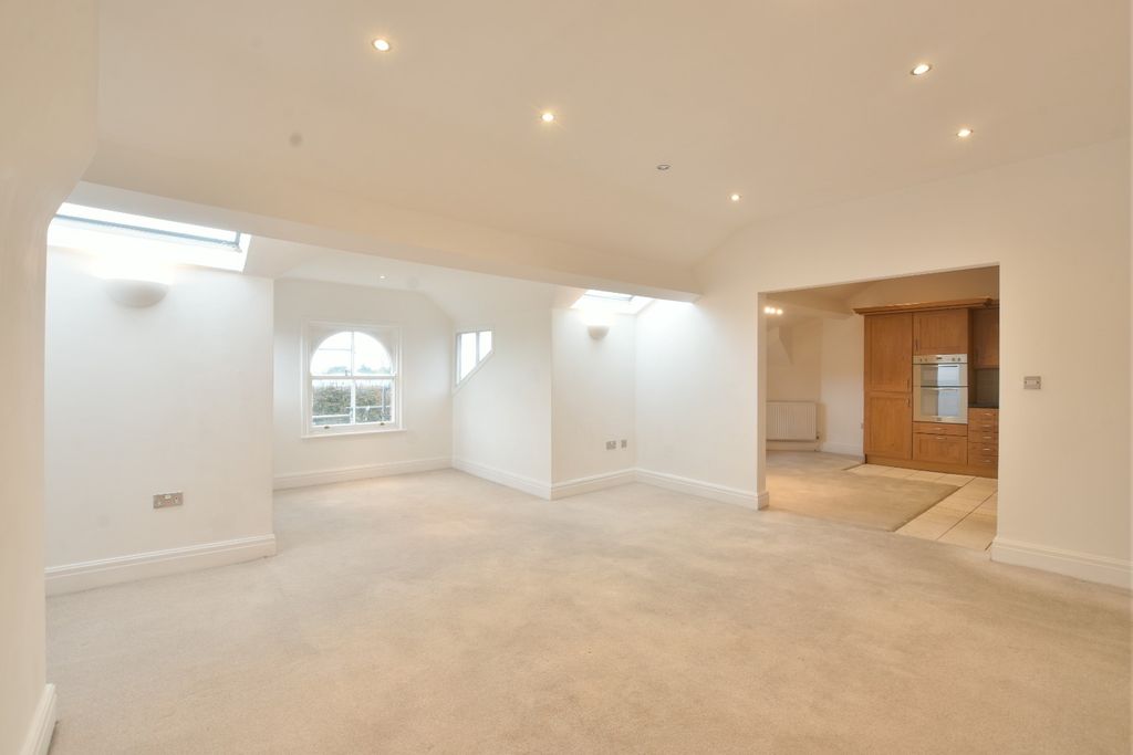Property photo 2 of 19 2816852