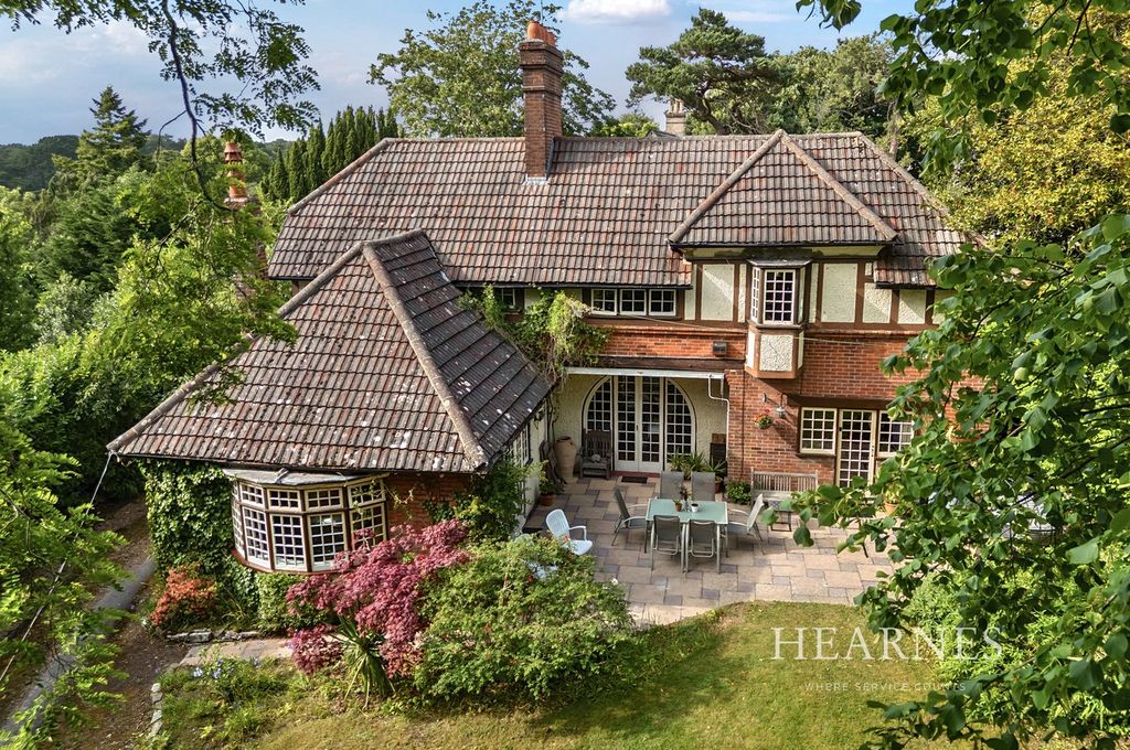 Property photo 1 of 32