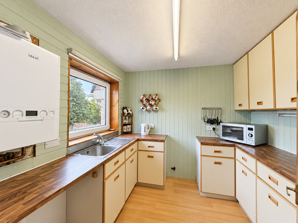 Property photo 2 of 19 Kitchen