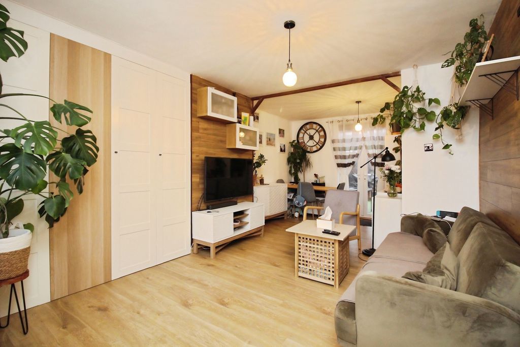 Property photo 3 of 16