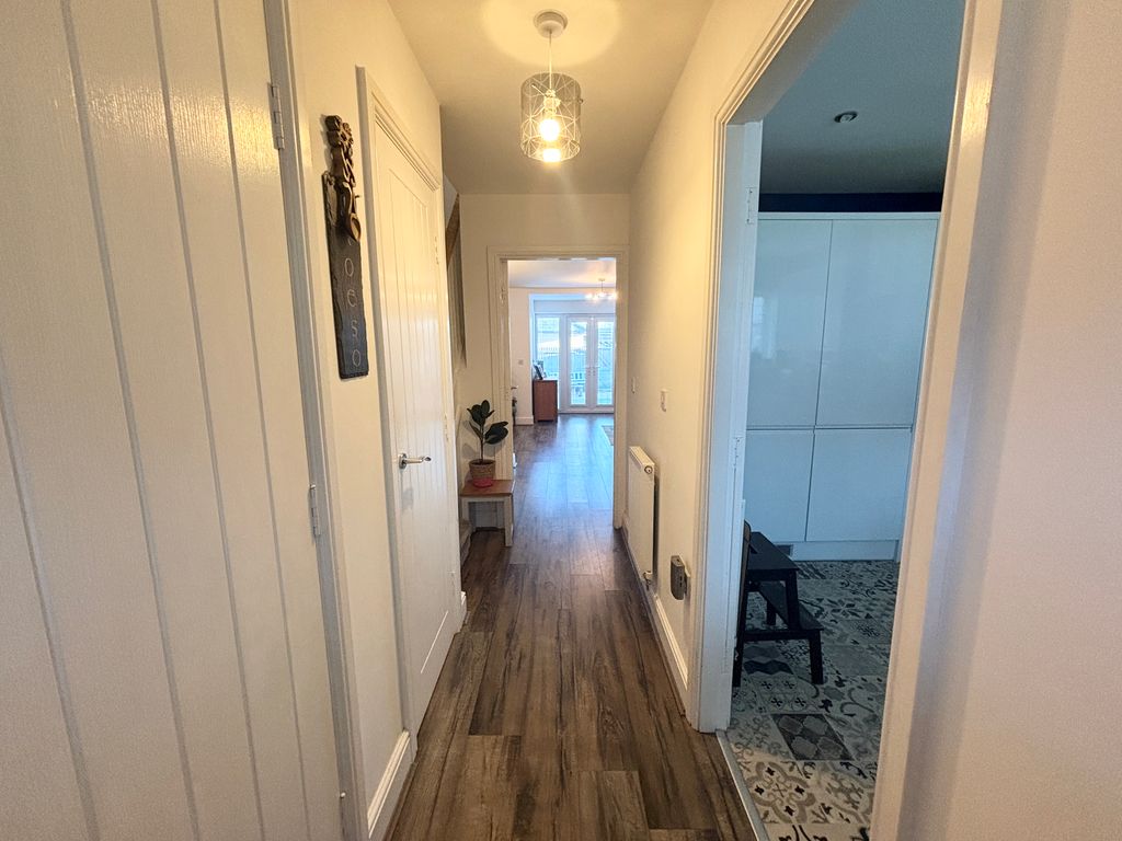 Property photo 2 of 35