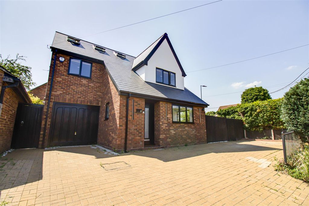Property photo 1 of 27