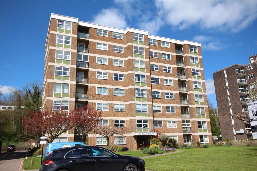 Property photo 1 of 8 Front