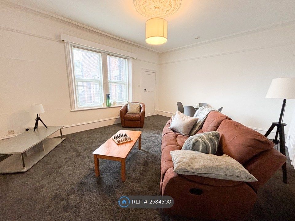 Property photo 3 of 13 Sitting Room