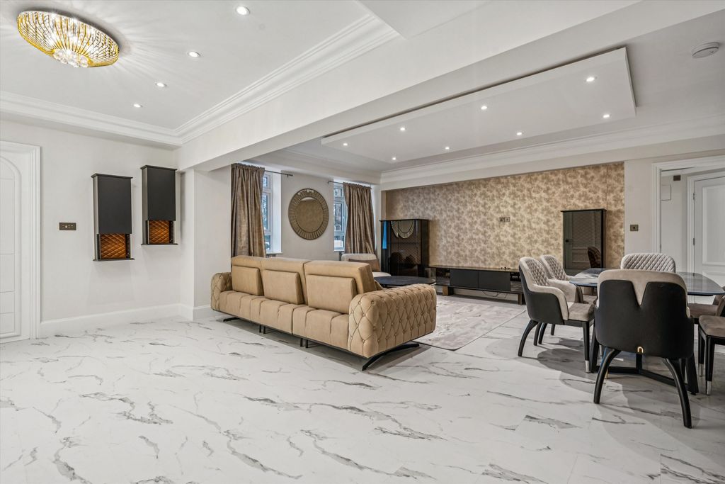 Property photo 2 of 13 Image